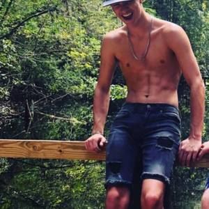 Meet your Posher, Chase